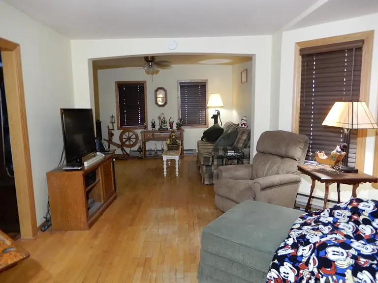 1115 Superior Ave — Photo 12