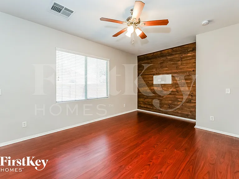 10828 Avenzano St — Photo 2