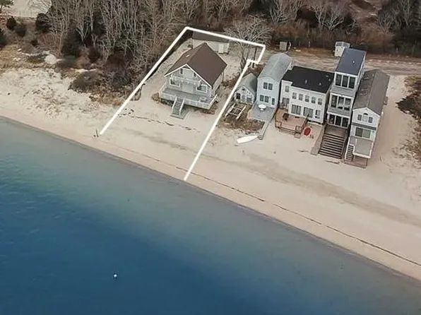 23 Scallop Ln, South Jamesport, NY 11970