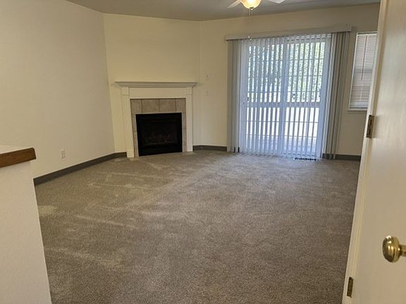 3rd image of 744 NE Savannah Dr APT 3