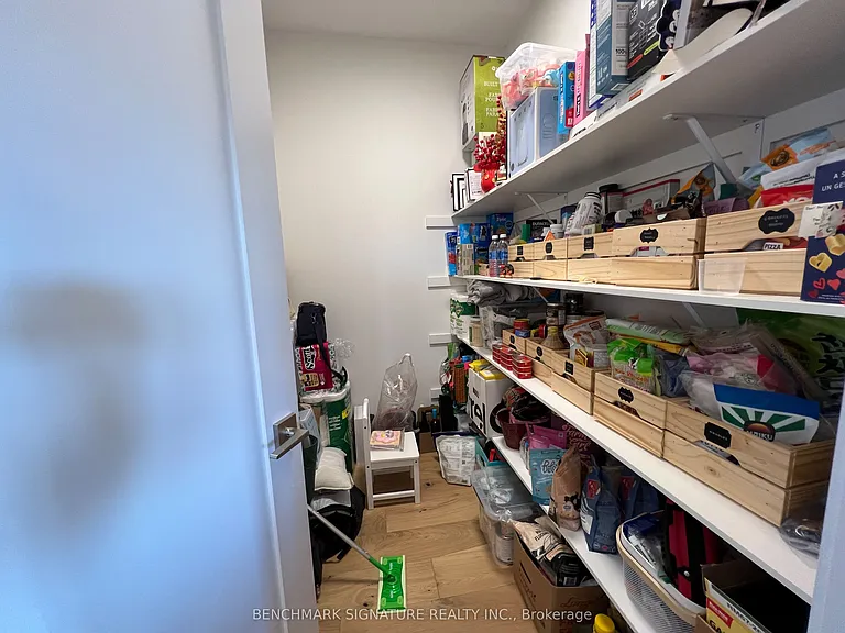 17 Totten St — Photo 10