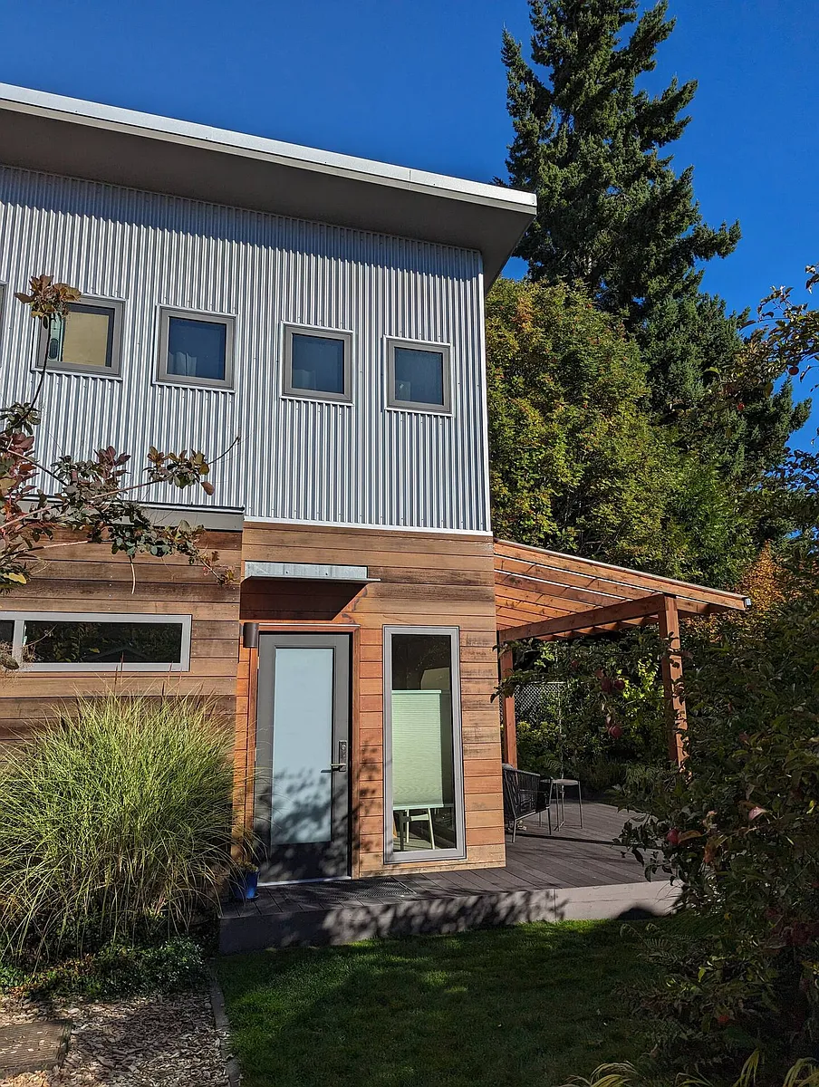 Building Photo - 9740 3rd Ave NW #B