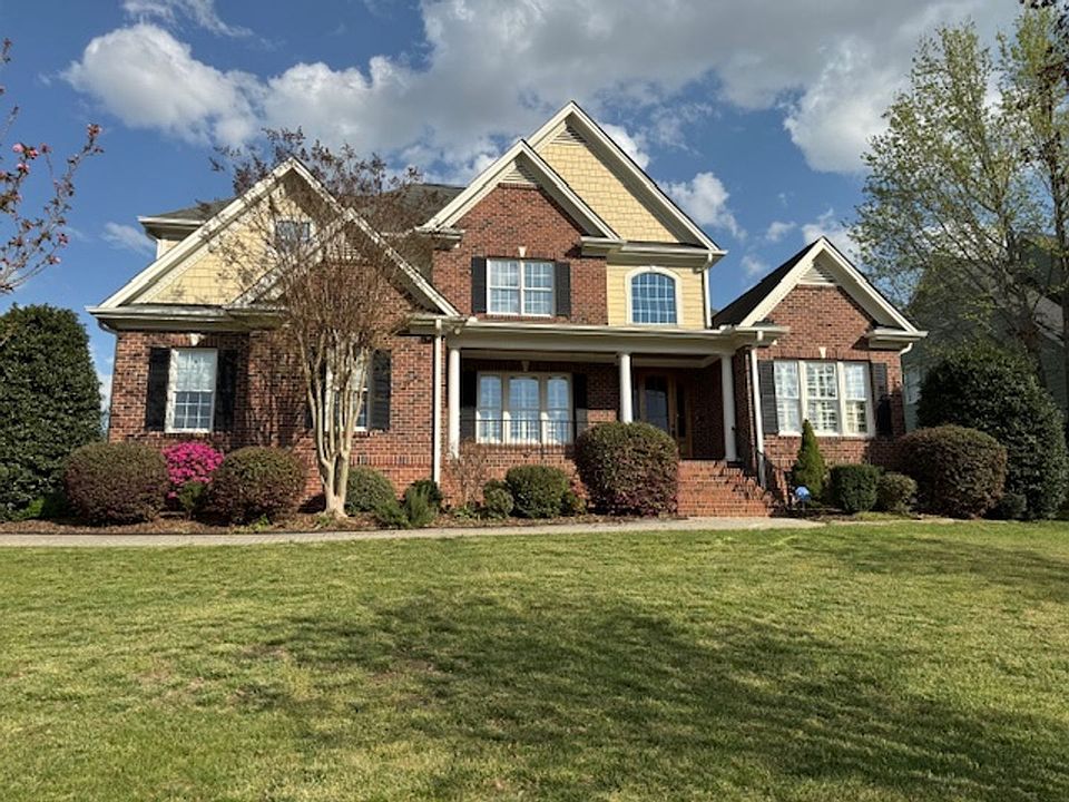 1st image of 324 Waterville St