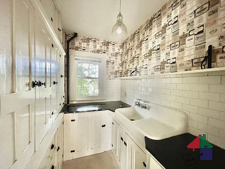 34 Highland Ave — Photo 3