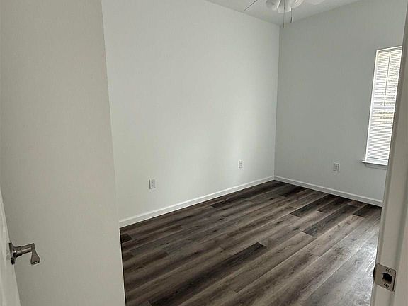 4th image of 654 Nix Rd