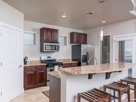 5th image of 945 E Playa Del Norte Dr