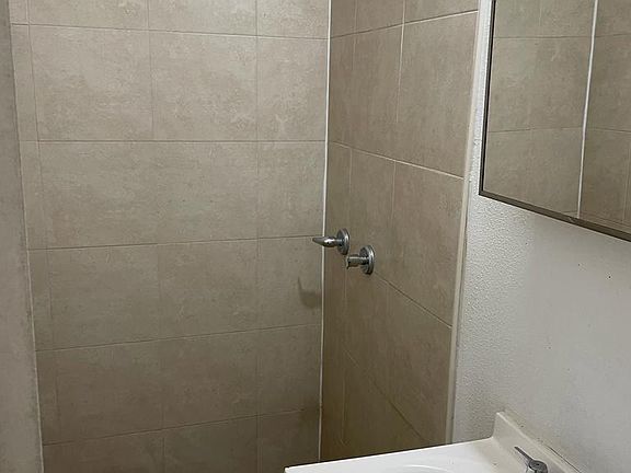 5th image of 5380 Vance Ave