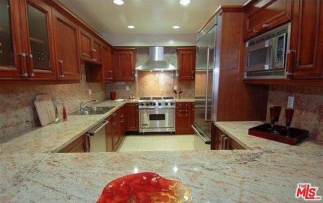 1st image of 11911 Mayfield Ave APT 206