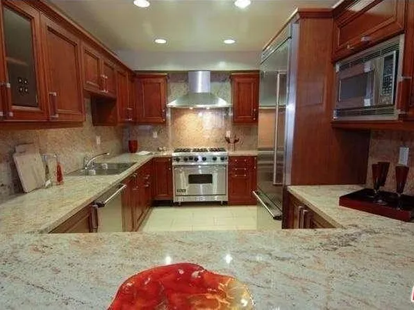 11911 Mayfield Ave APT 206, Los Angeles, CA 90049