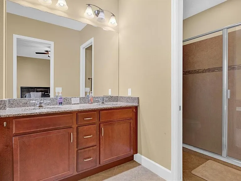 9219 Laureate Blvd — Photo 15