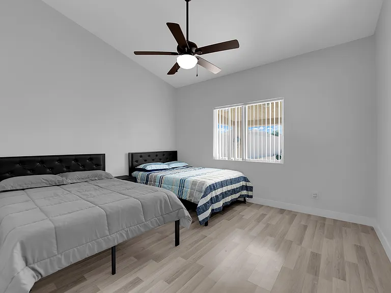 724 Zalataia Way — Photo 18