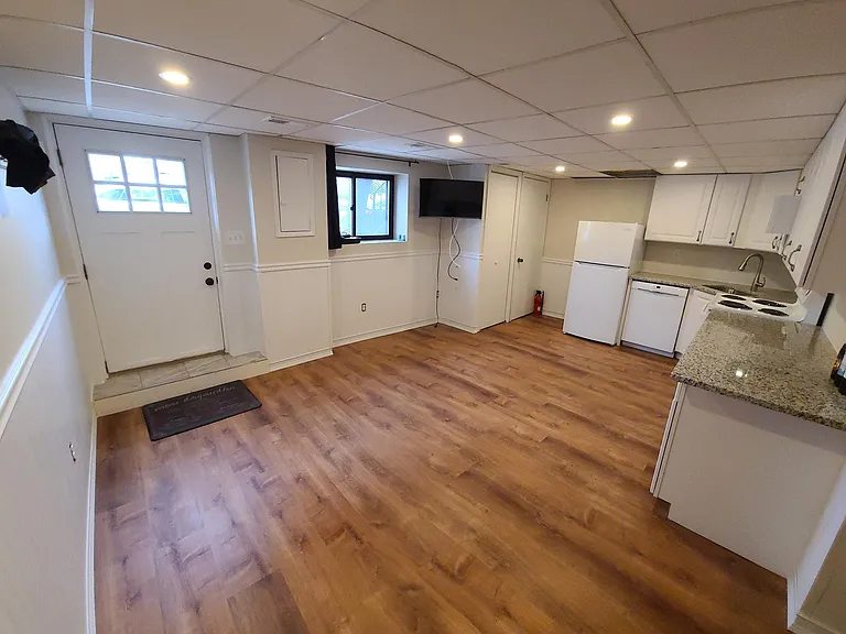 1803 Aliceanna St — Photo 5