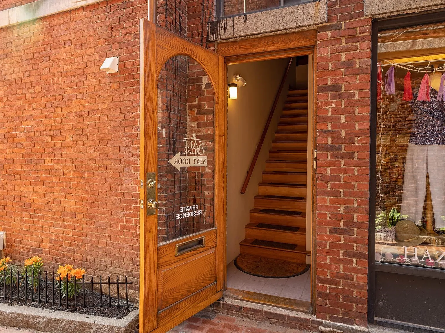 1 bed, 1.0 bath, 720 sqft, $3,200 — Photo 2