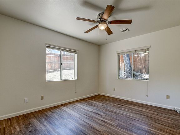 4th image of 114 Bradshaw Dr APT A