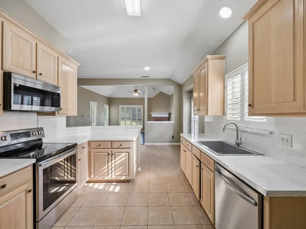 1833 Melton Dr, Carrollton, TX 75010
