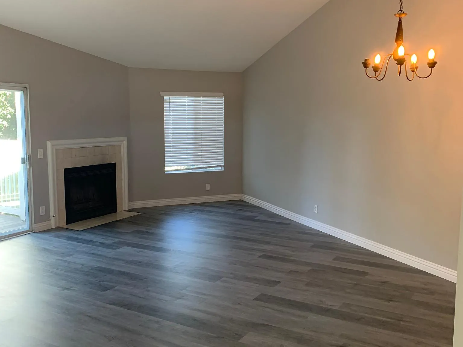3 bed, 1185 sqft, $3,900 — Photo 1