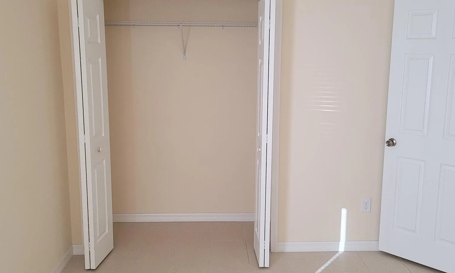 4540 SW 8th Ct — Photo 1