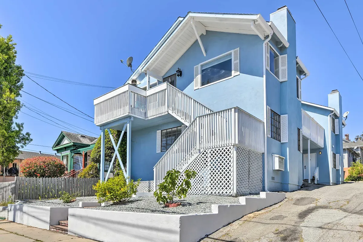 2 bed, 740 sqft, $4,500 — Photo 1