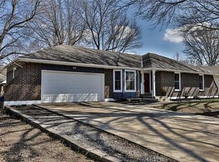 824 NW 13th St, Blue Springs, MO 64015