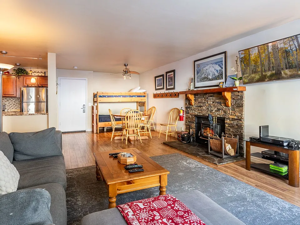 3253 Meridian Blvd #19
