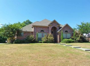 1064 Brown Dr, Wake Village, TX 75501