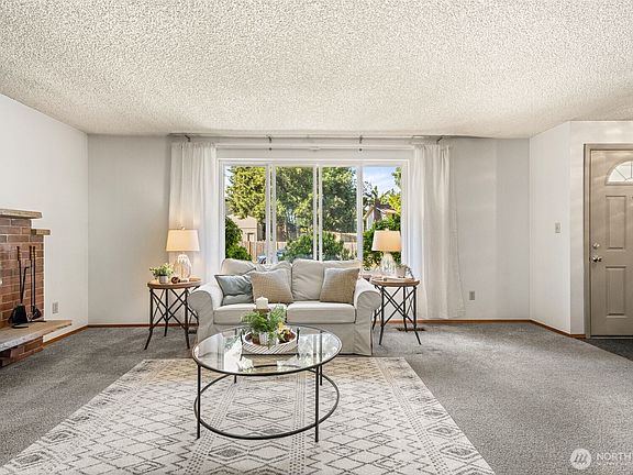 4th image of 2708 Cambridge Drive