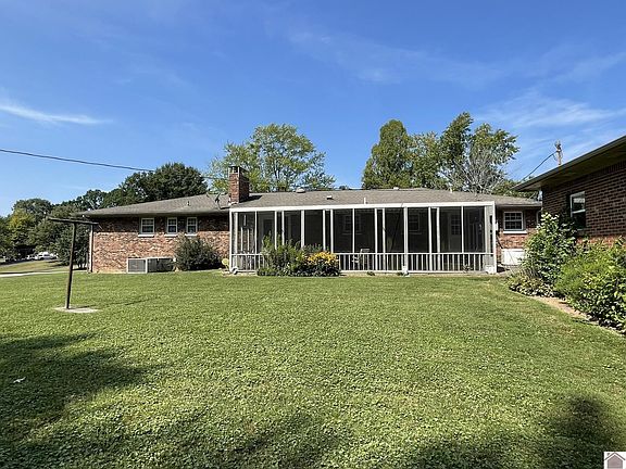 2nd image of 320 Holmes Dr