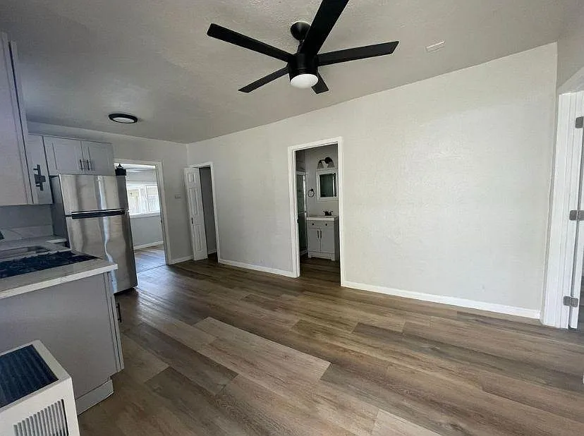 2 bed, 900 sqft, $2,250 — Photo 3