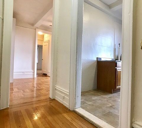 4th image of 229 W 109th St APT 73