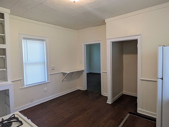 4th image of 523 W Grand Ave #A