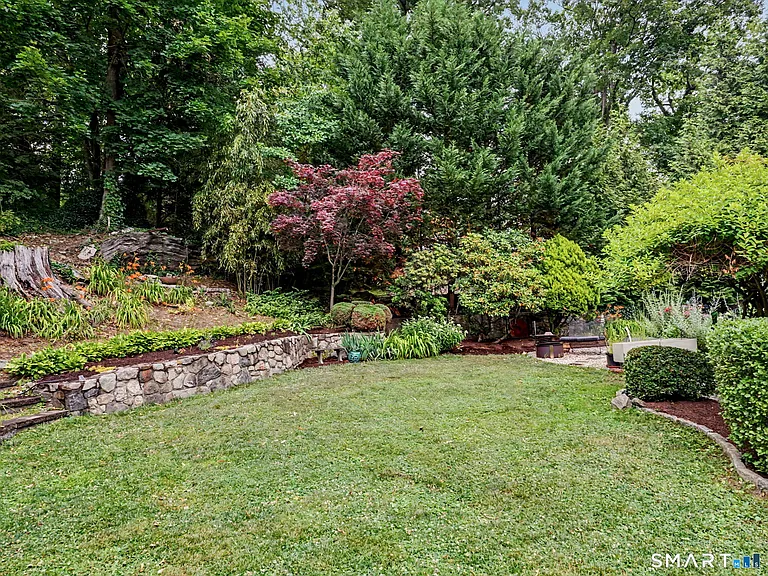 46 Valleywood Rd — Photo 30