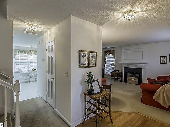 4th image of 150 Bonnie Woods Dr