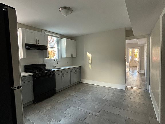4th image of 854 S 19th St Floor 1