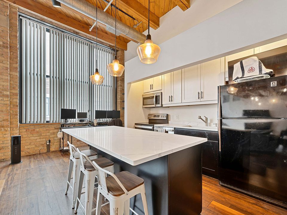 1872 N Clybourn Ave APT 208, Chicago, IL 60614 | Zillow
