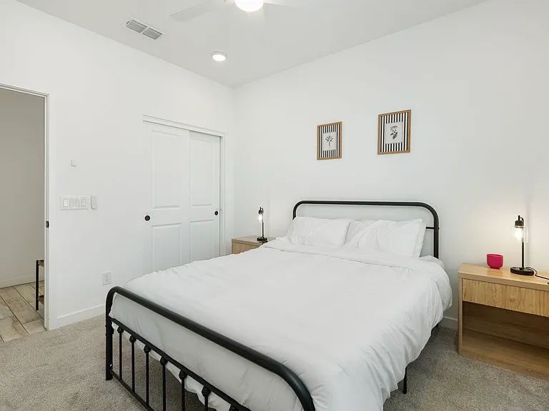 5002 W Cheryl Dr — Photo 8