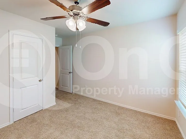 504 Saddle Blanket Dr — Photo 8
