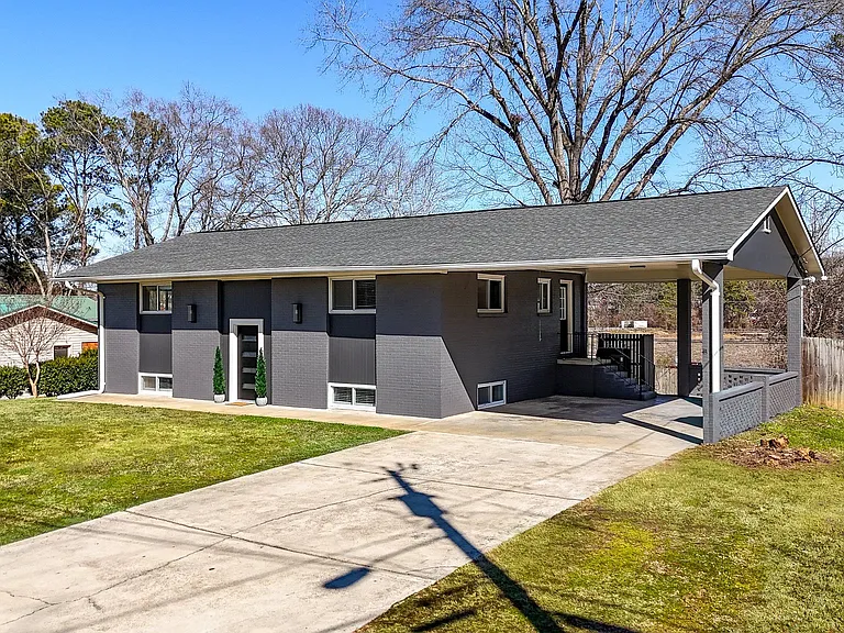 5 Greenbriar Ave — Photo 3