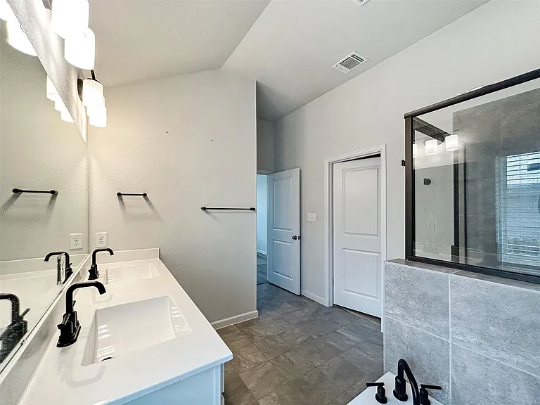 558 Bridgestone Way — Photo 23