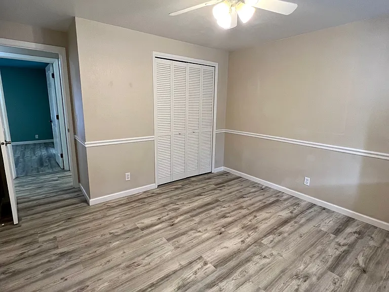 734 Hemlock Ct — Photo 14