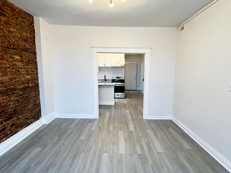 2512 S Trumbull Ave #2F — Photo 5