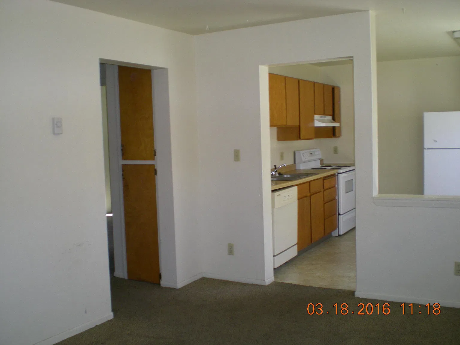 2 bed, 704 sqft, $1,200 — Photo 2
