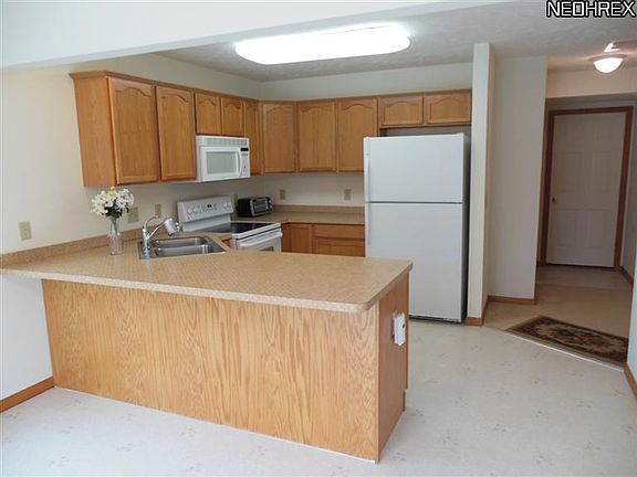 2nd image of 89 Windjammer Ct #17