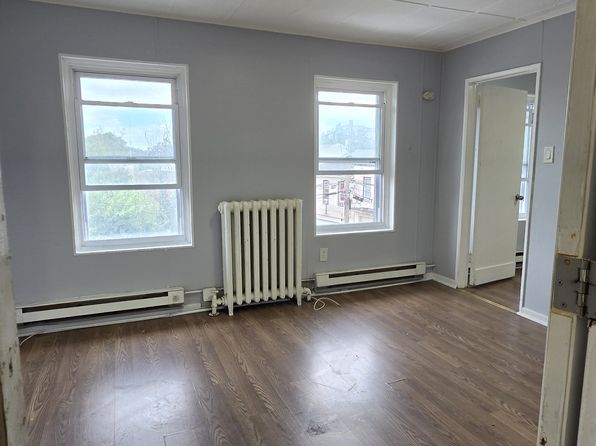 203 Perry St #3R