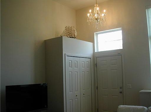 5th image of 1864 Lindsay Ln
