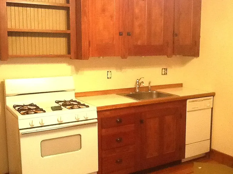 1016 Lamberton St — Photo 4
