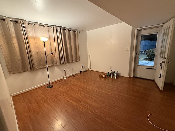 5th image of 5430 Old Temple Hill Rd