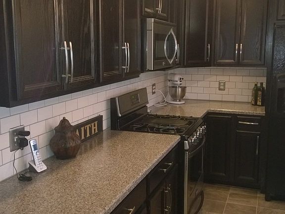 5th image of 437 E Gorman St