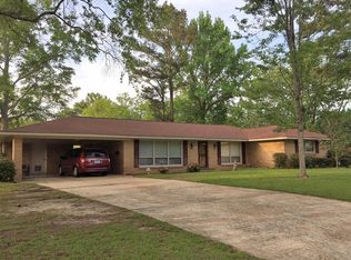 85 Rich St, West Point, MS 39773