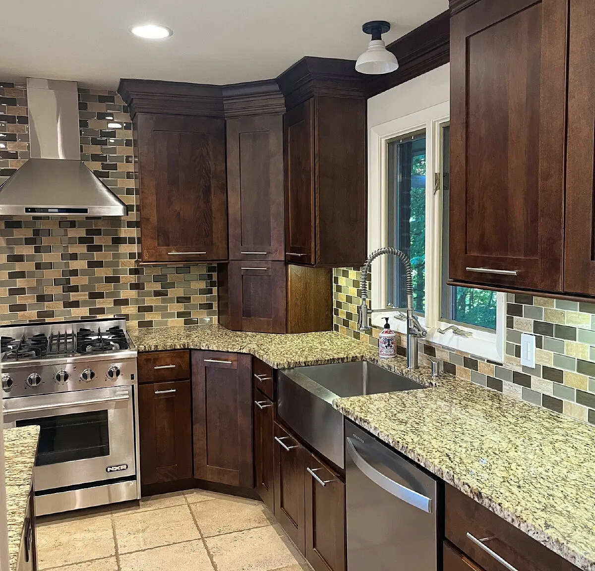 4 bed, 3.0 bath, 3088 sqft, $4,710 — Photo 4
