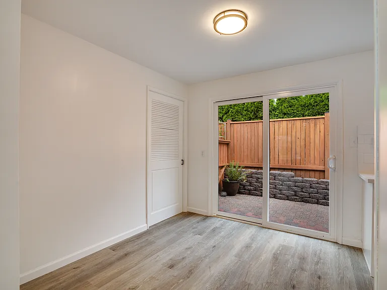 1416 N Cedar St — Photo 13
